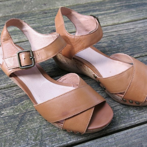 ALDO Tan Leather Platform Sandals size 7 - Picture 3 of 4
